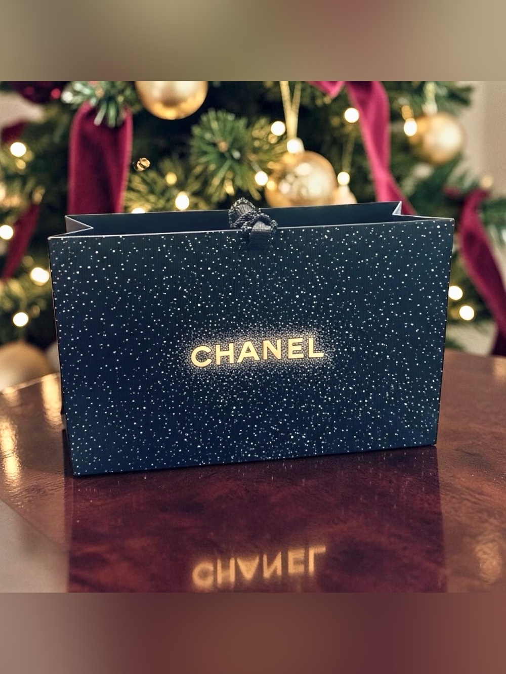 CHANEL Origami Signature Limited Edition
Holiday Sturdy Gift Bag 2025